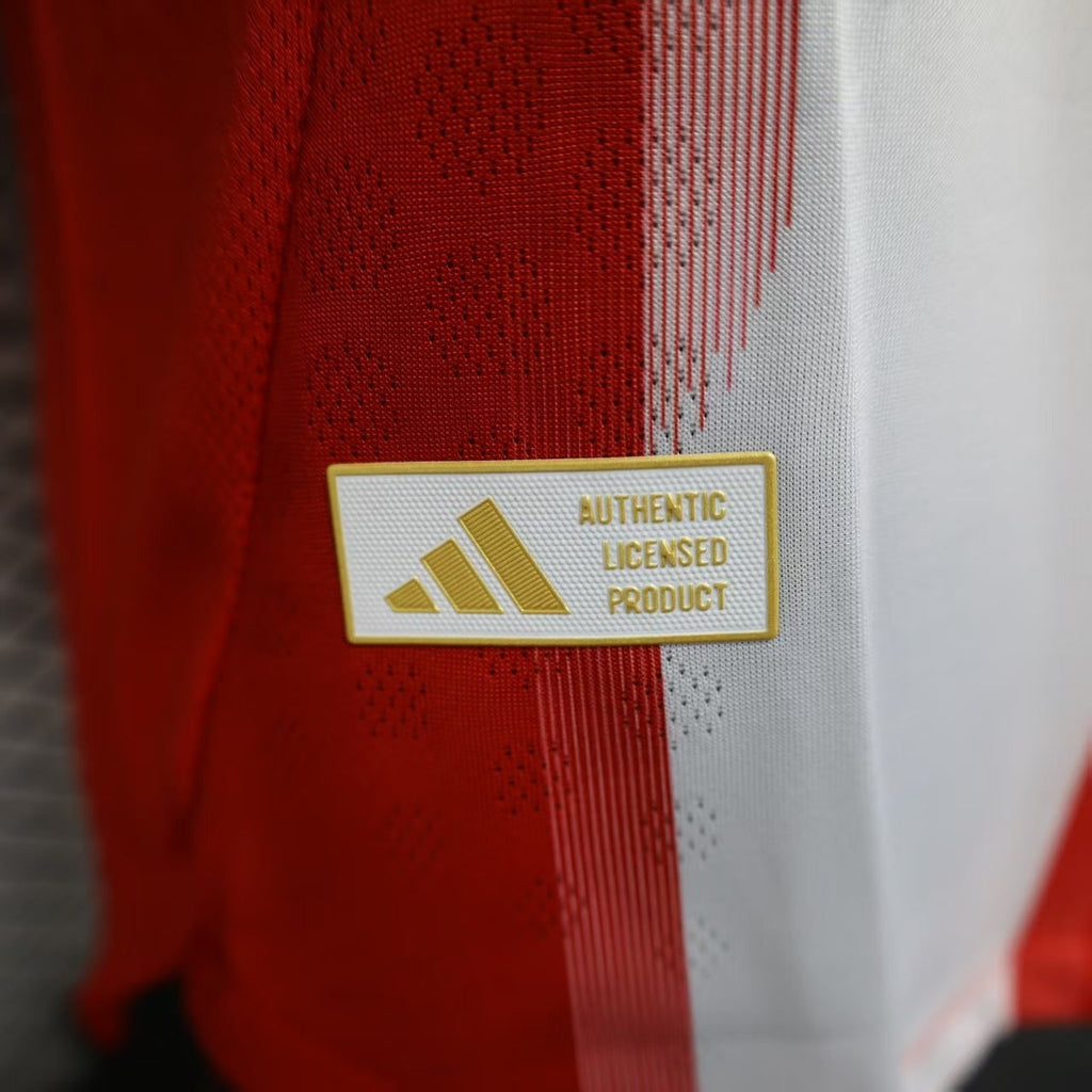 Bayern Munich "Vertical Blur" Special Kit