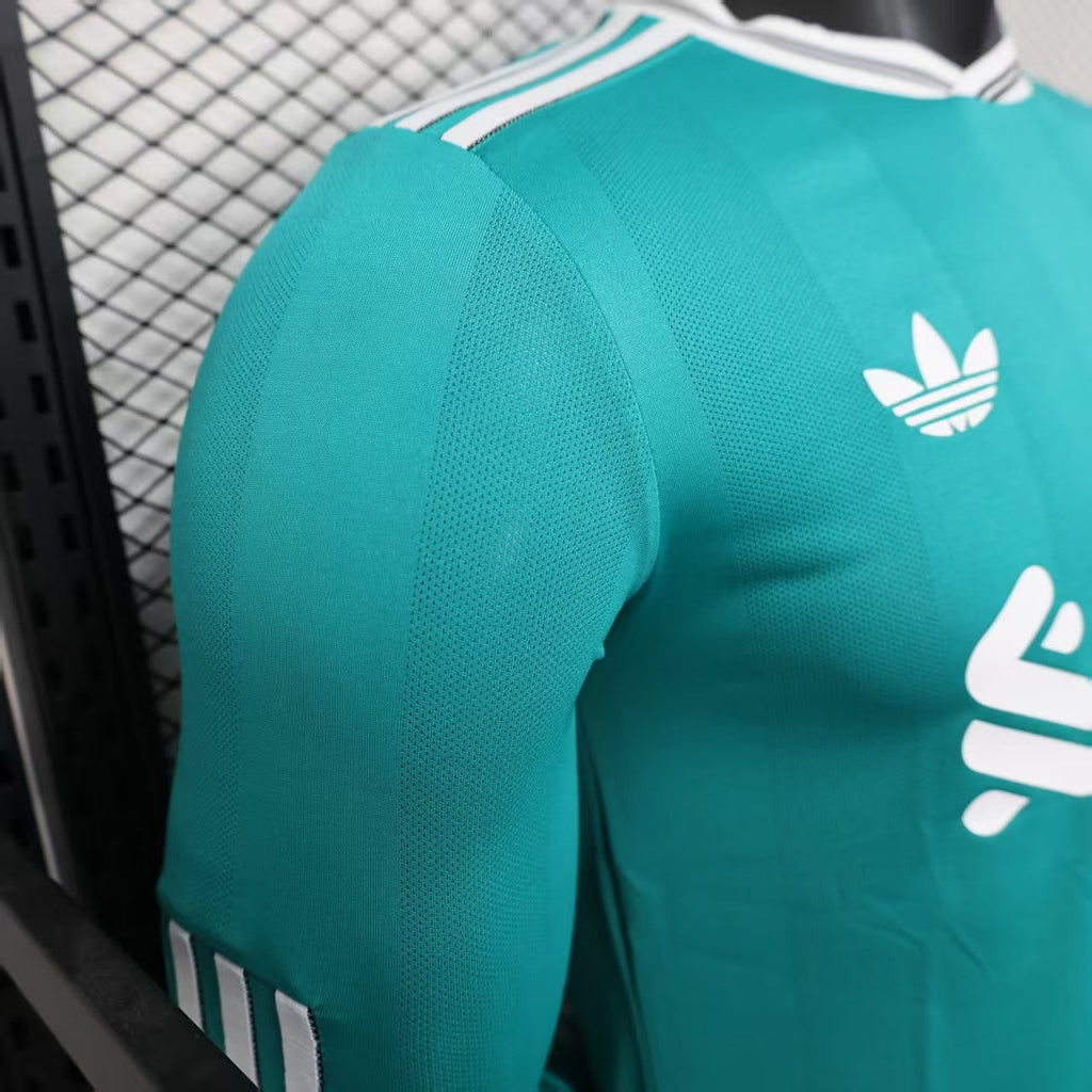 Liverpool "Emerald Dream" Special Kit