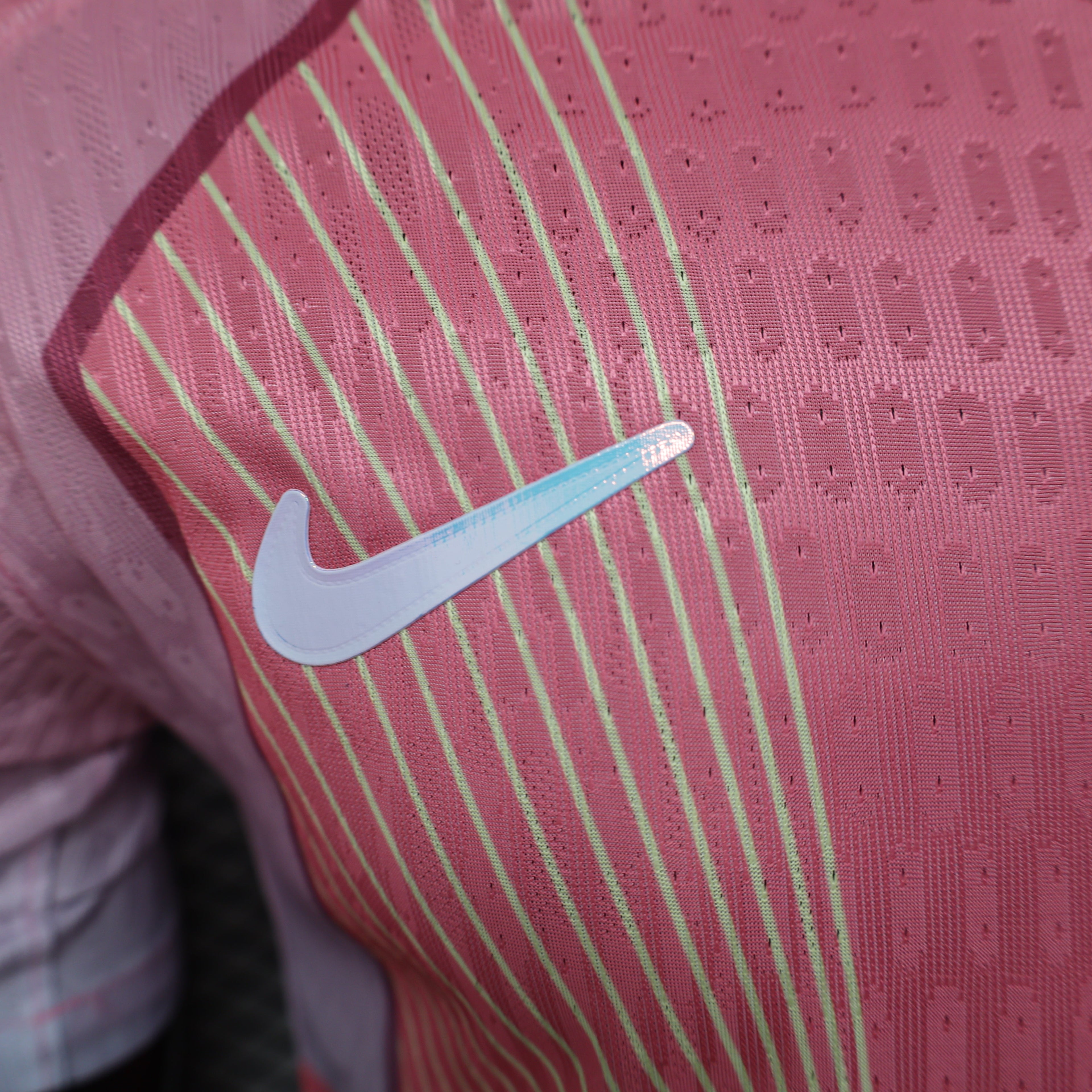 FC Barcelona "Vibrant Glitch" Special Kit