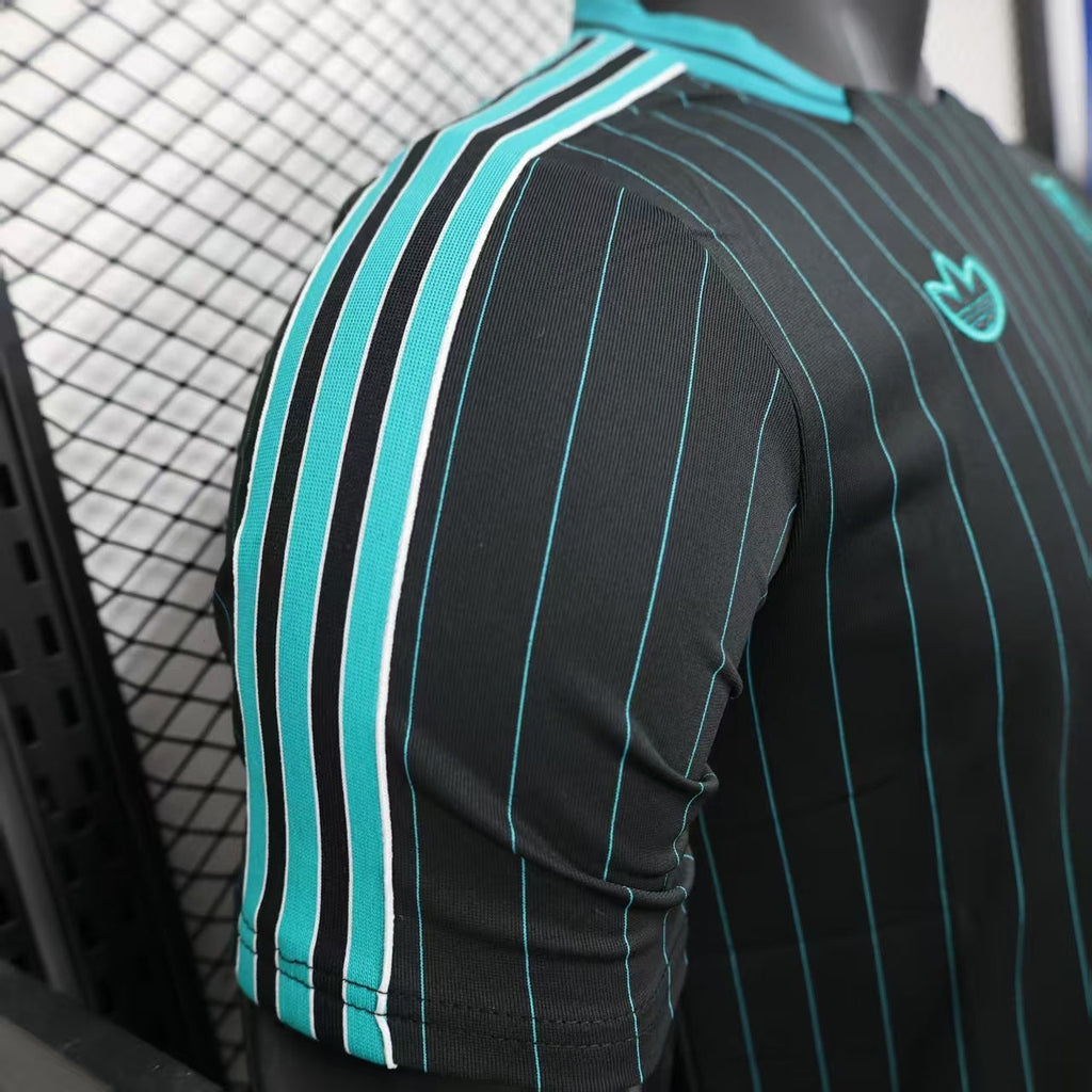 Liverpool "Teal Pinstripe" Special Kit