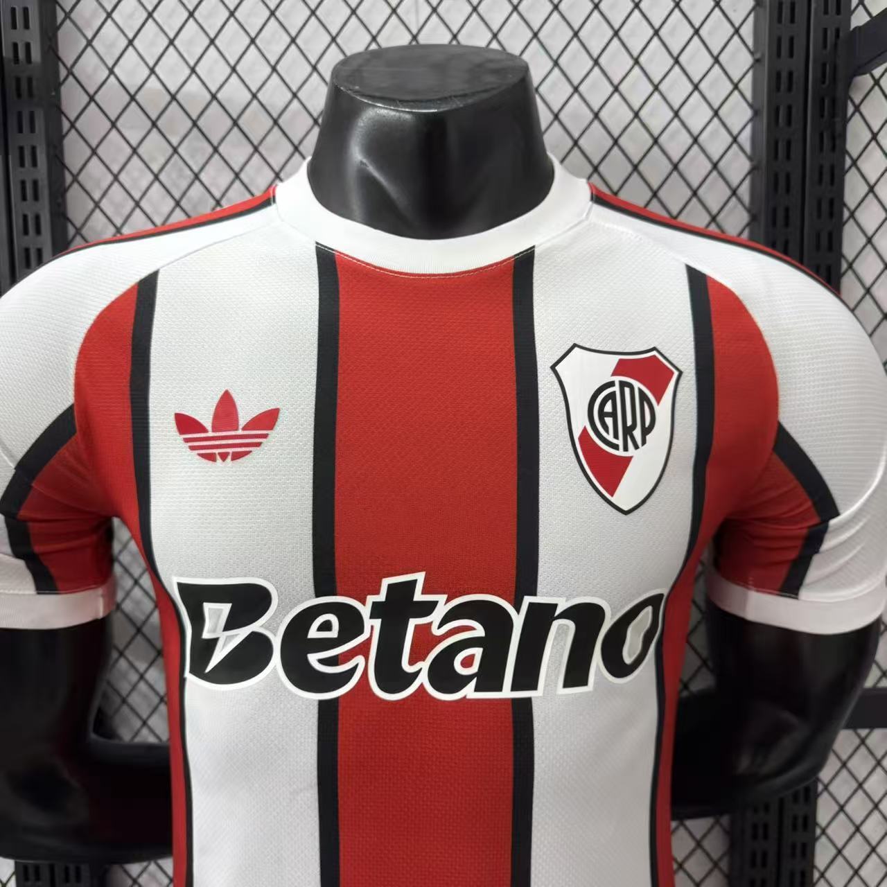 River Plate "Monumental Stripe" Special Kit