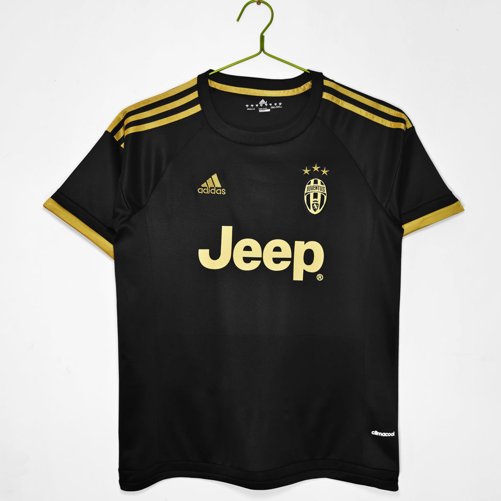 Juventus 2015–2016 Away Kit