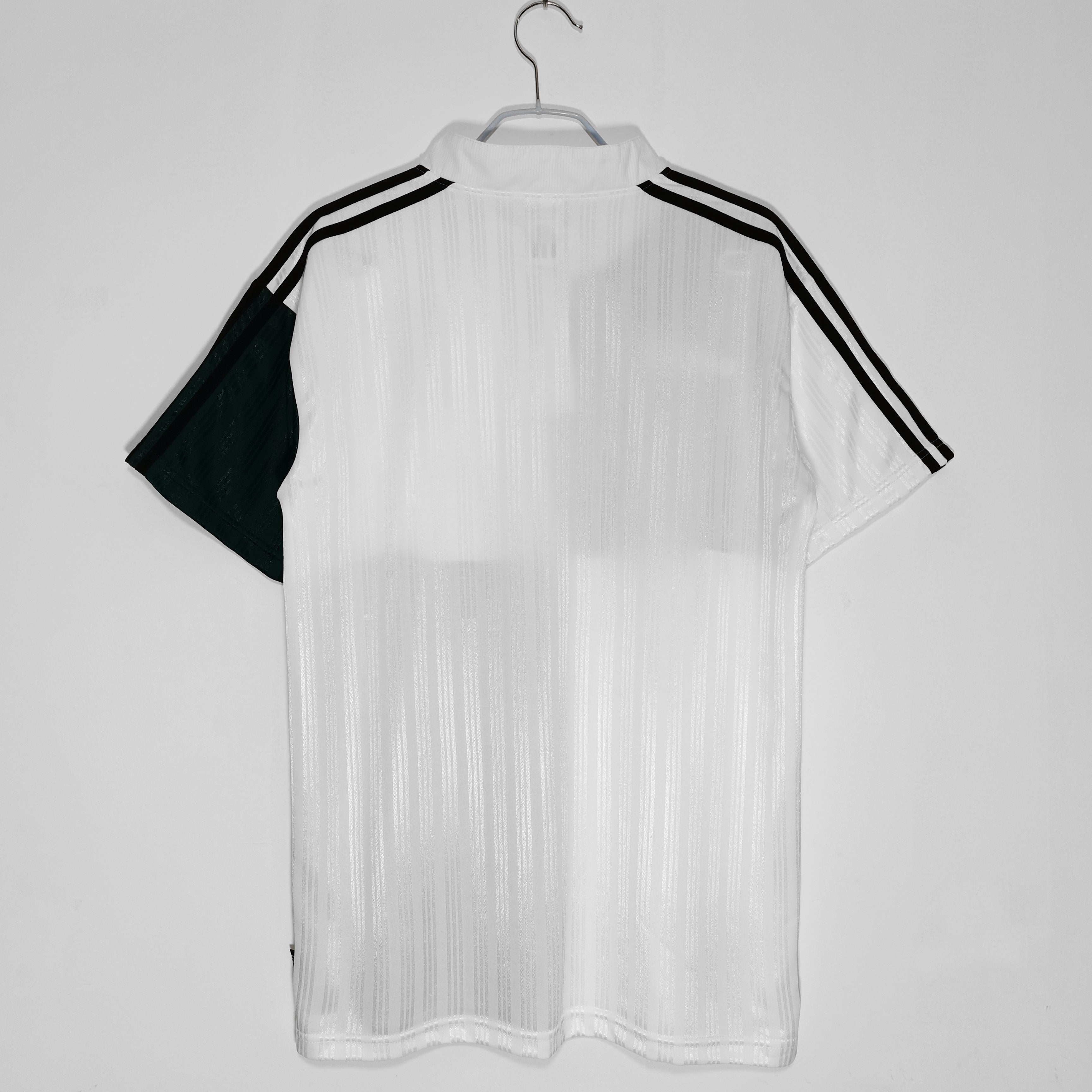 Liverpool 1995-1996 Away Kit